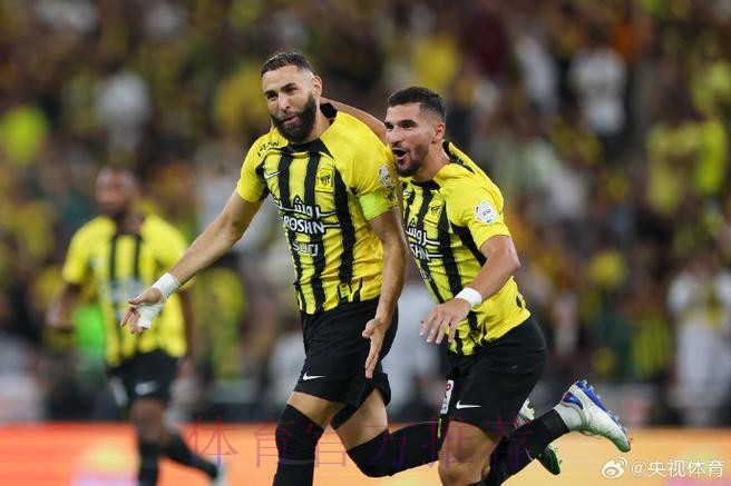 名宿:安帅个性与皇马契合 本泽马是球队的传奇 名宿:安帅个性与皇马契合 本泽马是球队的传奇