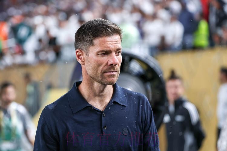 马卡:皇马下赛季可能进一步降薪 欧冠结束后讨论