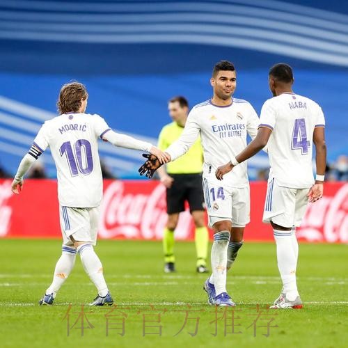 西甲-本泽马丢点+伤退米利唐头球 皇马2-2埃尔切 西甲-本泽马丢点+伤退米利唐头球 皇马2-2埃尔切